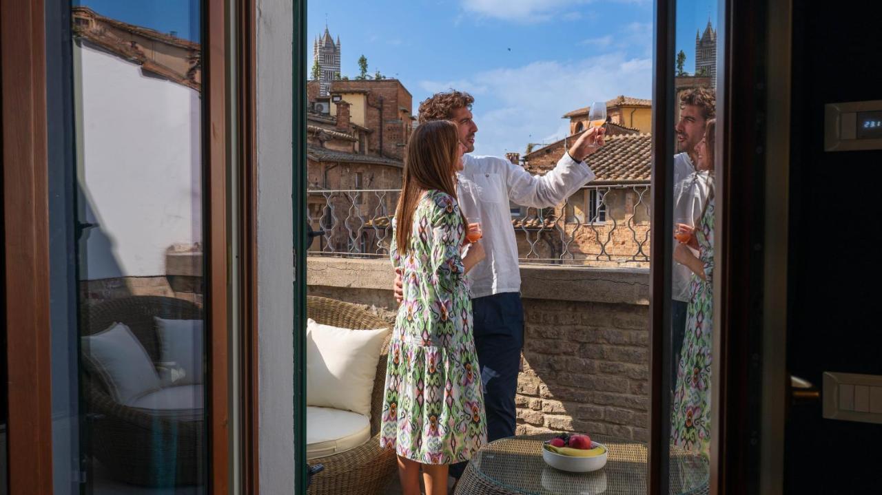 Blossoms Of Siena, Adults Only Esterno foto