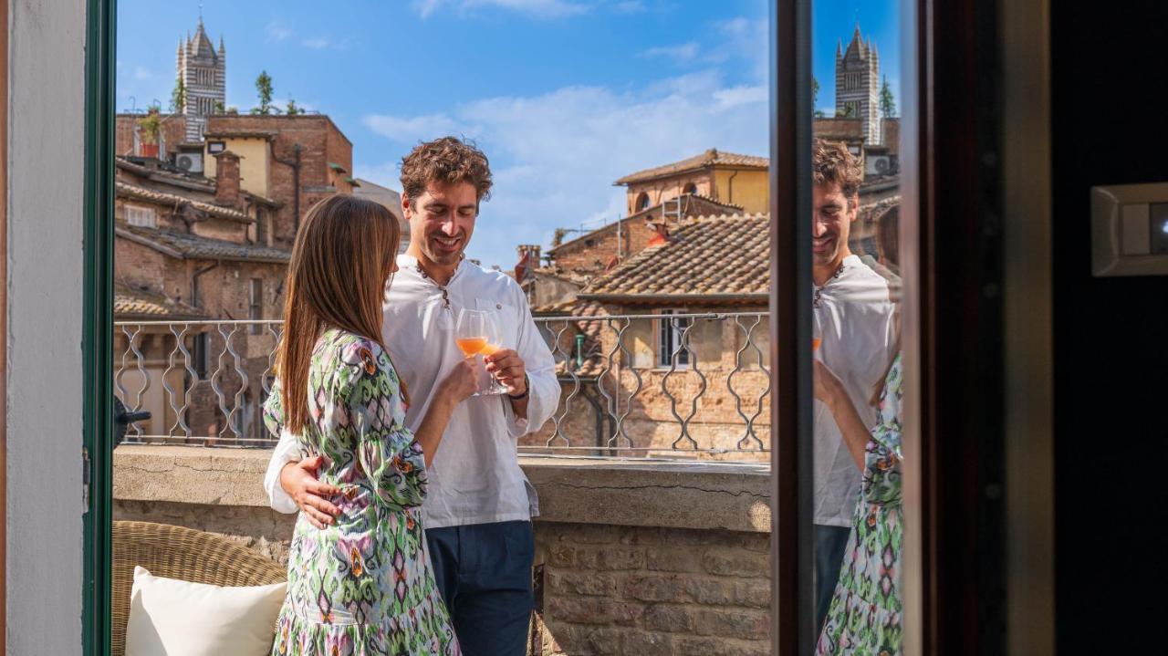 Blossoms Of Siena, Adults Only Esterno foto